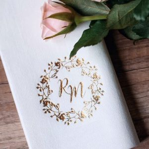 Story Kişiye Özel 40x40 cm Altın Varak Baskılı 1/8 Kitap Katlama Airlaid Kumaş Dokulu Beyaz Peçete