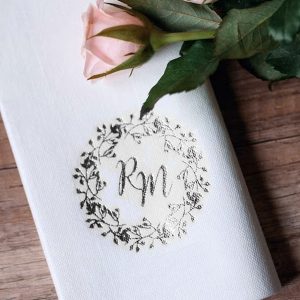 Story Kişiye Özel 40x40 cm Gümüş Varak Baskılı 1/8 Kitap Katlama Airlaid Kumaş Dokulu Beyaz Peçete